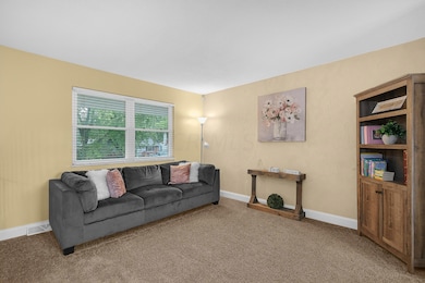 5010 Comstock Dr, Columbus, OH 43232 - photo 5