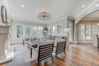 Large Open Living/Family Room