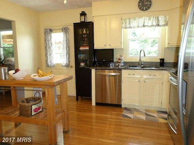 1300 Guadelupe Dr, Westminster, MD 21157 - photo 5