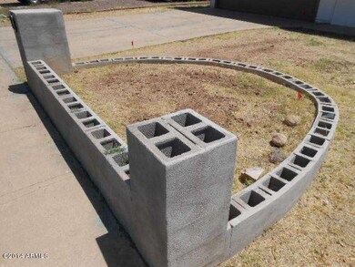 023-344989 Front Planter
