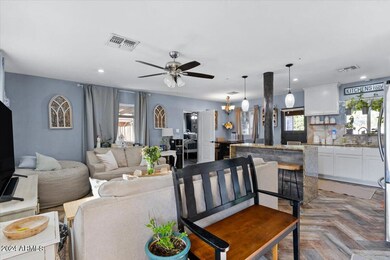 05-Entry & Living Room