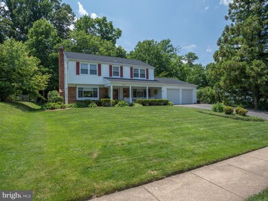 12827 Melville Ln, Fairfax, VA 22033 - photo 2