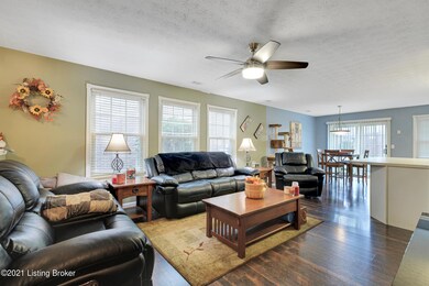 8319 Grand Trevi Dr, Louisville, KY 40228 - photo 3