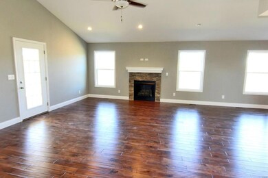 560 Eli Dr, Jackson, MO 63755 - photo 3