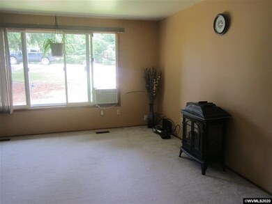 906 College St, Philomath, OR 97370 - photo 4