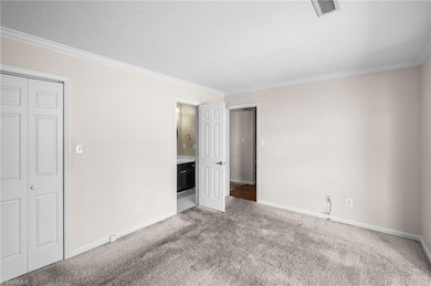 Bedroom on main with full bath