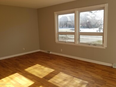 709 Edwards St, Grand Ledge, MI 48837 - photo 2