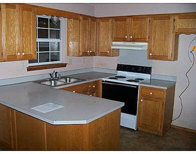 308 E Lilac St, Rogers, AR 72756 - photo 6