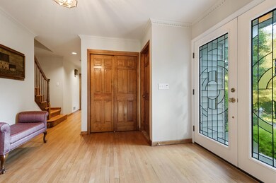 02_45HowlandRd_32_Foyer_HiRes