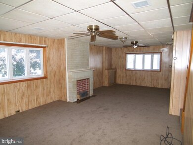 124 Washington St, Tamaqua, PA 18252 - photo 2