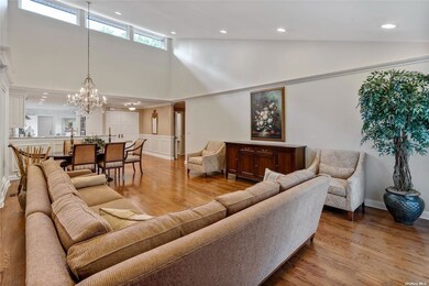 202 Hummingbird Rd, Manhasset, NY 11030 - photo 3