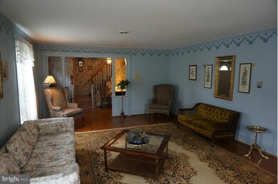 1914 Maplewood Dr, Hagerstown, MD 21740 - photo 5