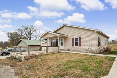 302 Dewey Ave, Camden Point, MO 64018 - photo 4