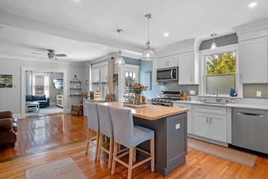 37 School St unit 2, Beverly, MA 01915 - photo 3