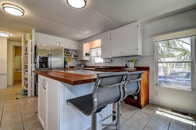 ROOMY KITCHEN