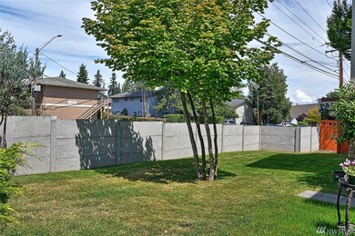 126 W Casino Rd unit 1, Everett, WA 98204 - photo 2