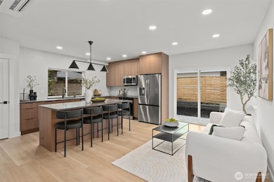 14306 Roslyn Place N, Seattle, WA 98133 - photo 2