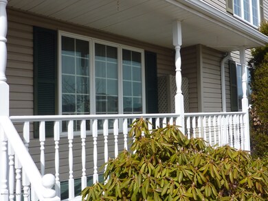 918 Greenfield Rd, Moscow, PA 18444 - photo 3