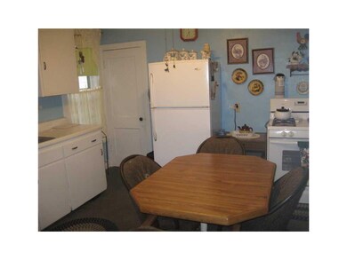 Kitchen. Eat-In-Kitchen