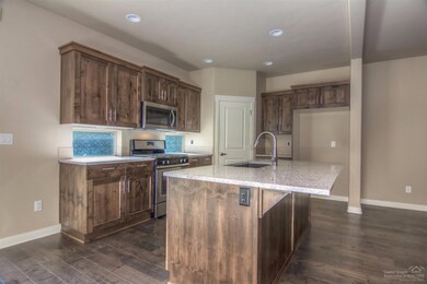 60475 Hedgewood Ln, Bend, OR 97702 - photo 7