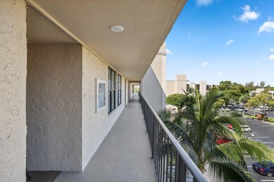 13 Royal Palm Way unit 5020, Boca Raton, FL 33432 - photo 2