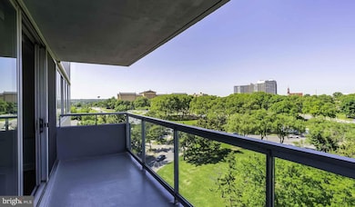 2200 Benjamin Franklin Pkwy unit 1B-E0706, Philadelphia, PA 19130 - photo 6