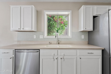 21808 N 48th Place, Phoenix, AZ 85054 - photo 7