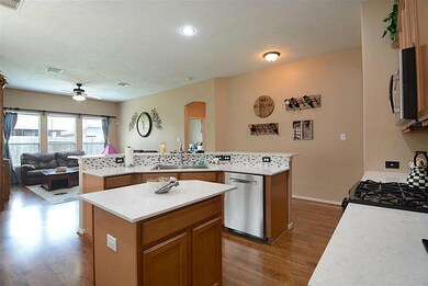 30931 Sundance Woods Ct, Spring, TX 77386 - photo 3