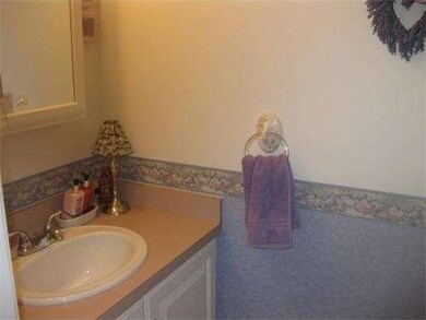 808 Thayer St, Abington, MA 02351 - photo 6