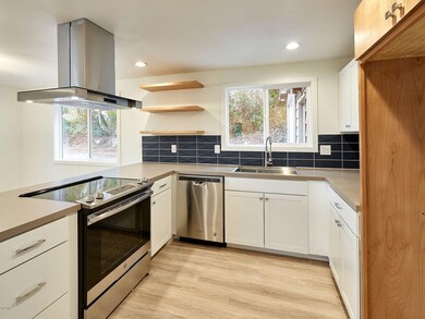 1021 SW Harbor Ave, Lincoln City, OR 97367 - photo 6