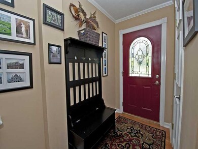 Entry/Foyer.