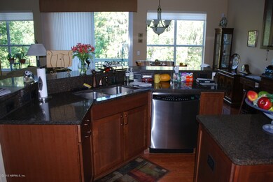 Kitchen w/ Granite Counters, Bar Seating
