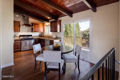 Kitchen / Breakfast Nook