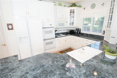 1004 Sheriff's Court Kitchen