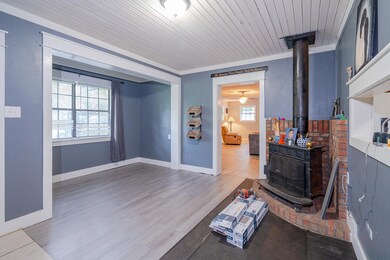 Den/Dining with Passthrough Window