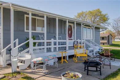 320 E Shaw St, Osceola, IA 50213 - photo 3