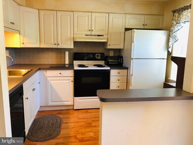 11721 Rosearbor Ct, Germantown, MD 20876 - photo 6