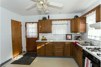 1001 67th St, Windsor Heights, IA 50324 - photo 4