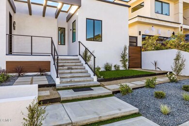 5-web-or-mls-Upmarketmedia_525Val-60