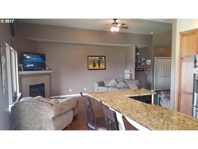 1036 SW Larkin Ct, Hermiston, OR 97838 - photo 3