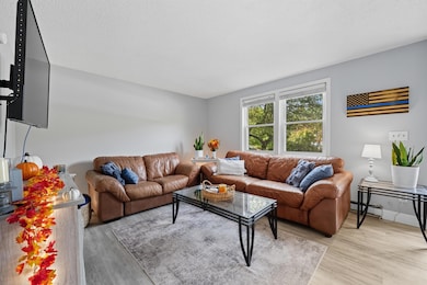 1035 S Mammoth Rd unit 6, Manchester, NH 03109 - photo 4