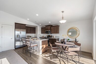 Darrington - Kitchen & Dining - 1