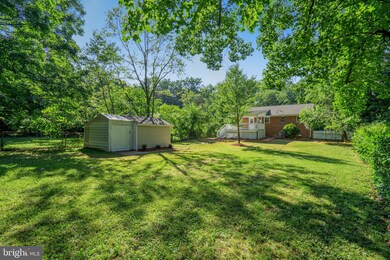 3903 Whispering Ln, Falls Church, VA 22041 - photo 5