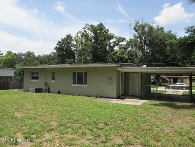 8334 Parr Ct N, Jacksonville, FL 32216 - photo 4