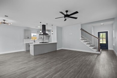 7907 James Franklin St, Houston, TX 77088 - photo 5