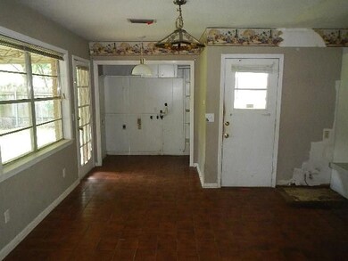 Kitchen Dining Area