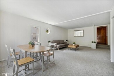 05_118SNorton_1_LivingRoom_LowRes