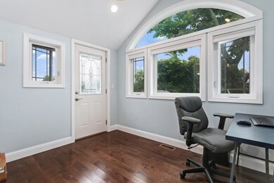 108 Burrill St unit 3, Swampscott, MA 01907 - photo 5