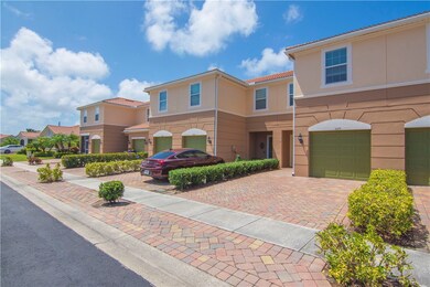 3/2.5 TOWNHOUSE WITH ONE CAR GARAGE