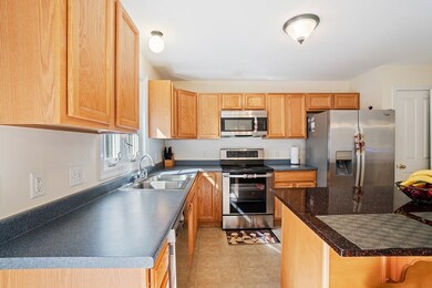30 Tulip Cir unit 30, South Grafton, MA 01560 - photo 2